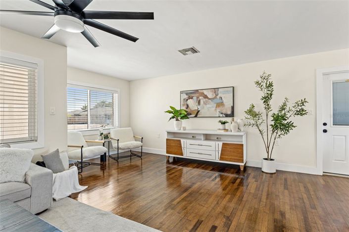 Image No.7-2 Bed Property for sale