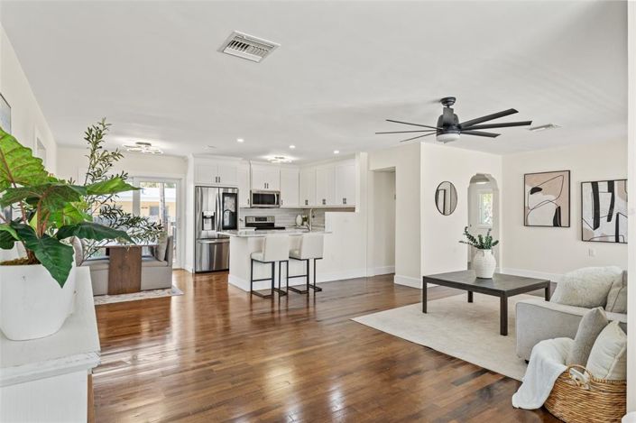 Image No.8-2 Bed Property for sale