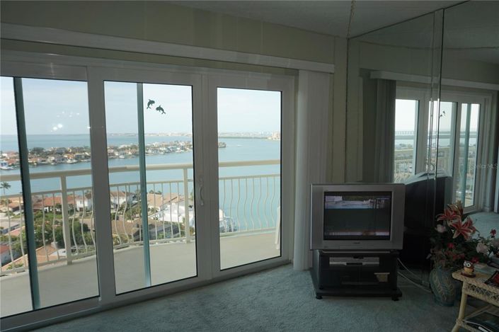 Image No.12-1 Bed Property for sale