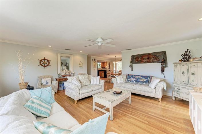 Image No.11-3 Bed Property for sale