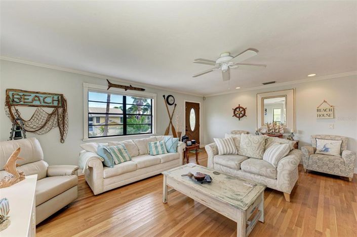 Image No.12-3 Bed Property for sale