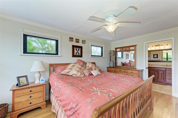 Image No.23-3 Bed Property for sale