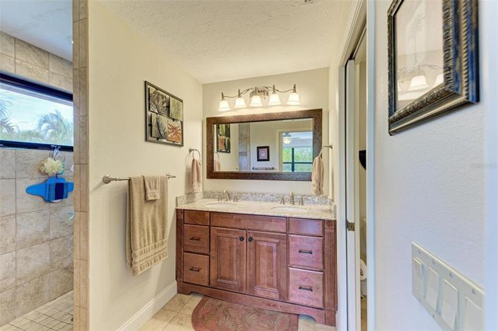 Image No.24-3 Bed Property for sale