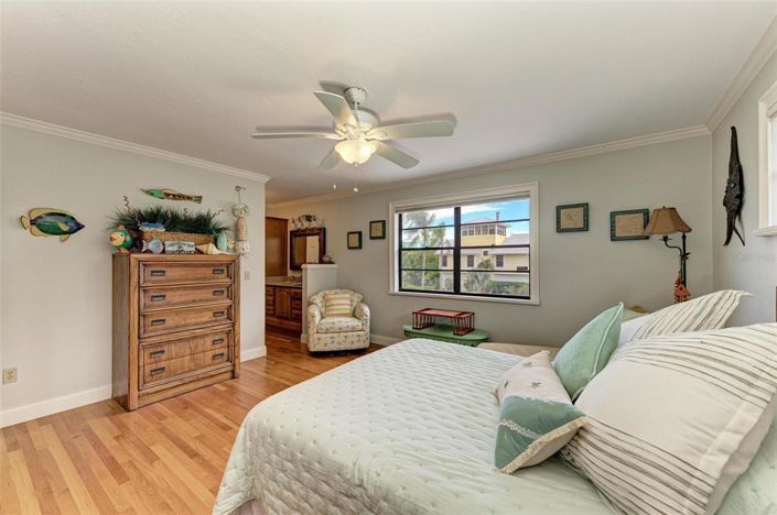 Image No.27-3 Bed Property for sale