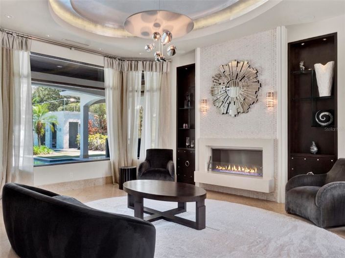 Image No.18-6 Bed Property for sale