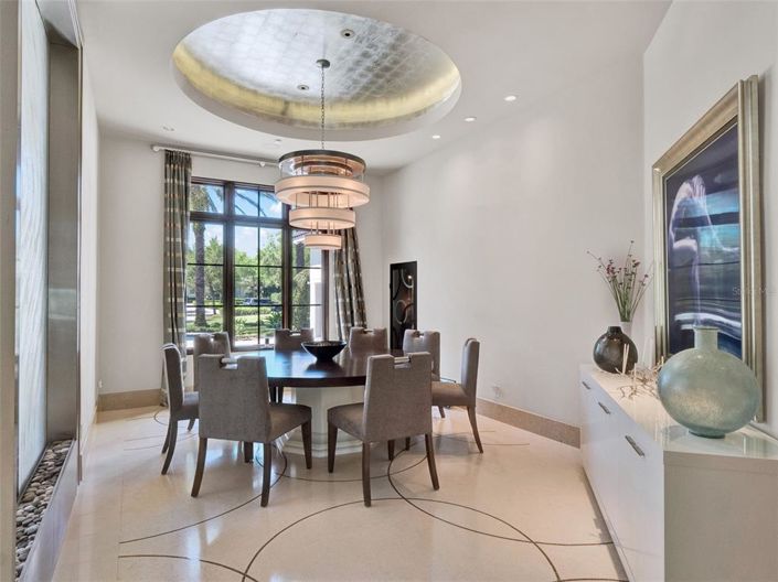 Image No.19-6 Bed Property for sale