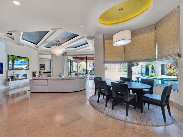 Image No.25-6 Bed Property for sale