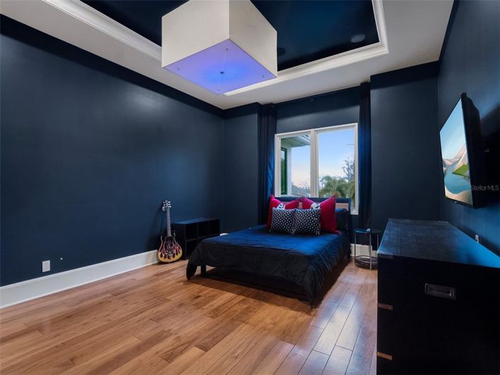 Image No.49-6 Bed Property for sale