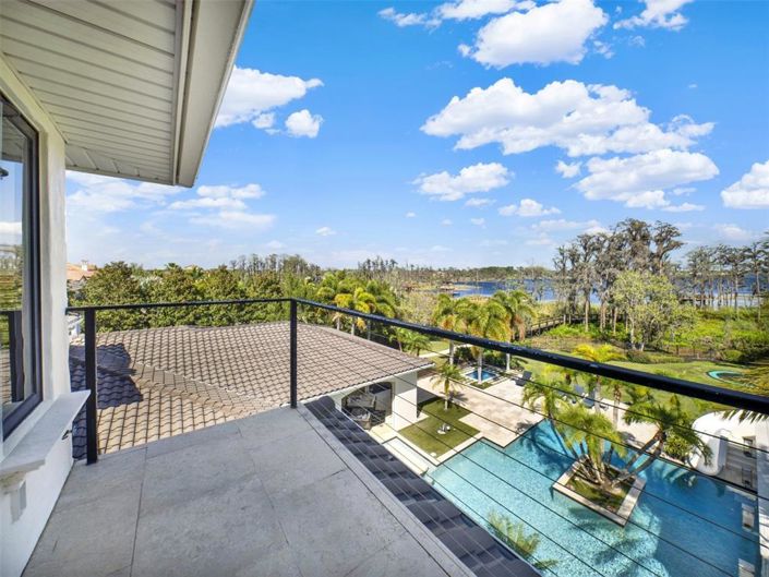 Image No.55-6 Bed Property for sale