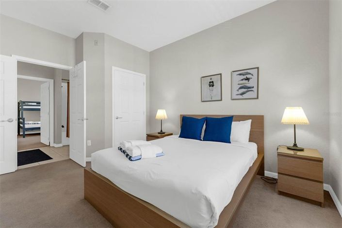 Image No.19-3 Bed Property for sale