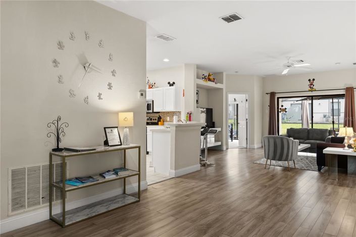 Image No.6-4 Bed Property for sale