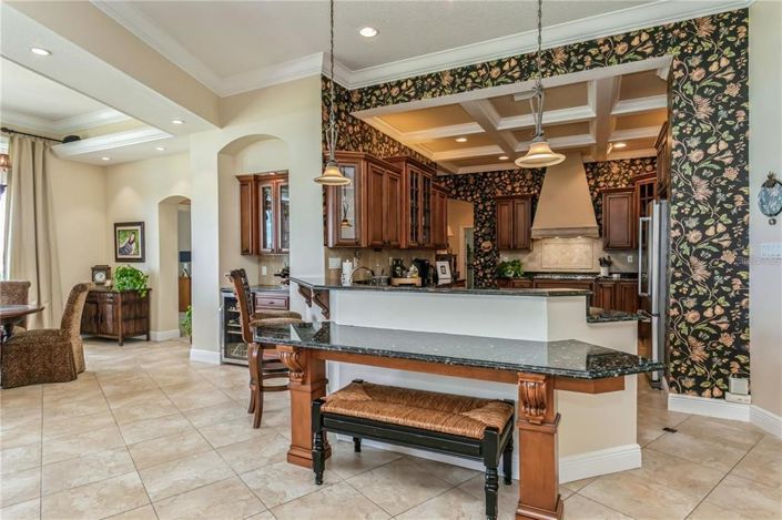 Image No.10-4 Bed Property for sale