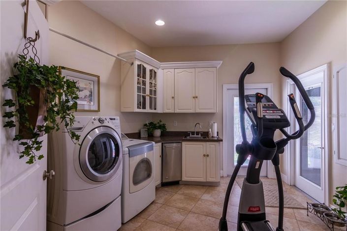 Image No.22-4 Bed Property for sale