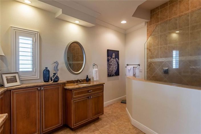 Image No.27-4 Bed Property for sale