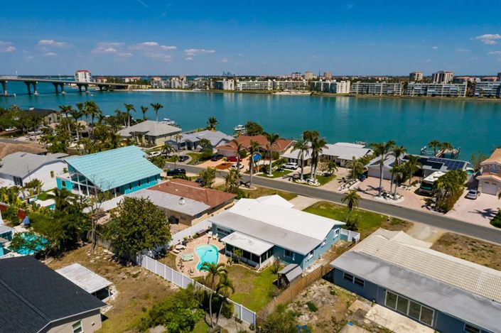 Image No.12-3 Bed Property for sale