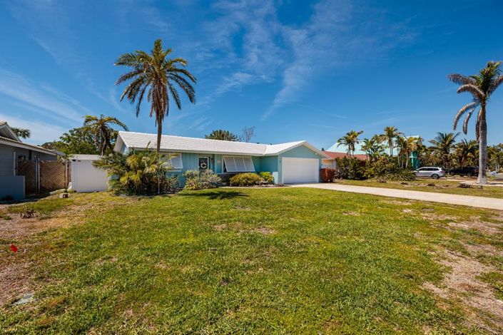 Image No.18-3 Bed Property for sale