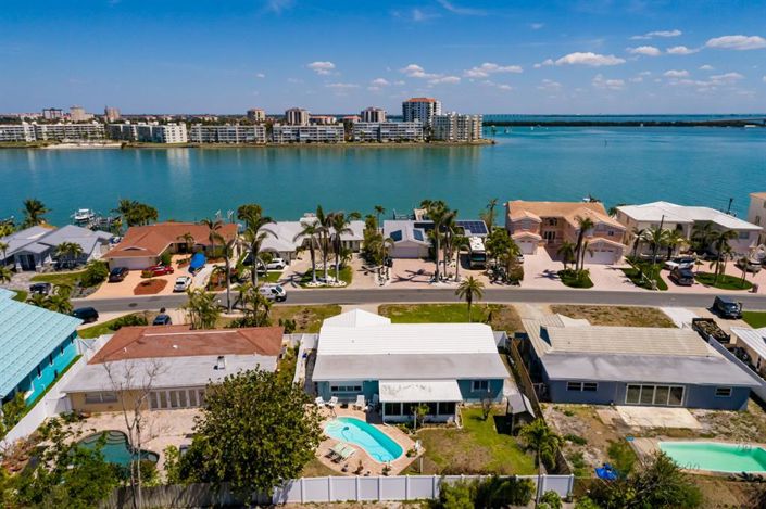 Image No.24-3 Bed Property for sale