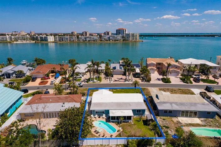 Image No.35-3 Bed Property for sale