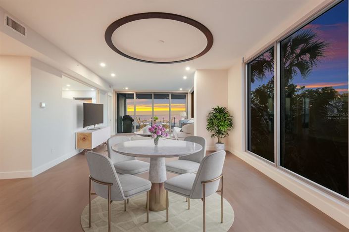 Image No.11-4 Bed Property for sale