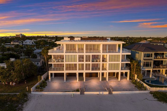 Image No.5-4 Bed Property for sale