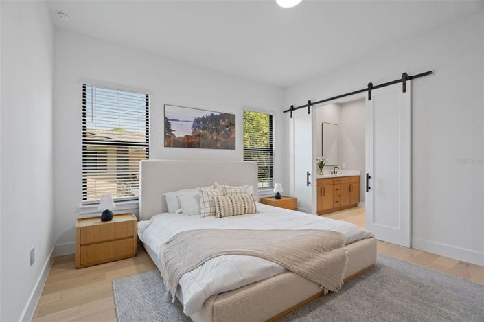 Image No.25-5 Bed Property for sale