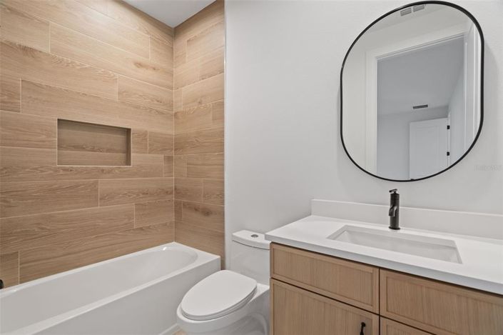 Image No.28-5 Bed Property for sale