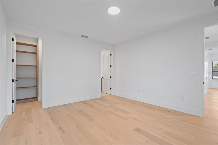 Image No.31-5 Bed Property for sale