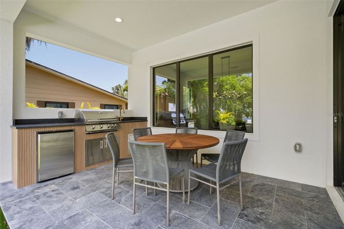 Image No.34-5 Bed Property for sale