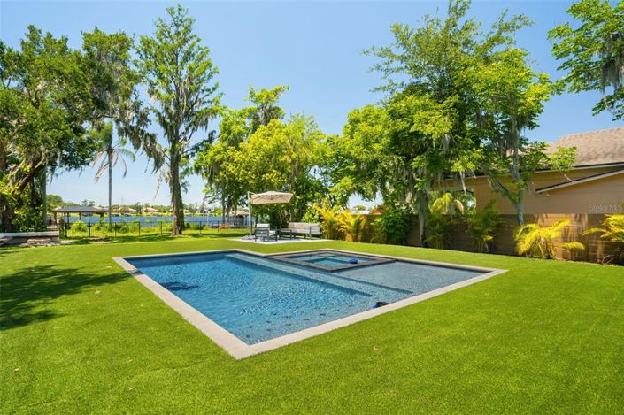 Image No.36-5 Bed Property for sale