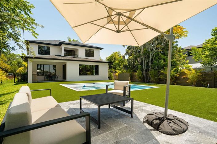 Image No.37-5 Bed Property for sale