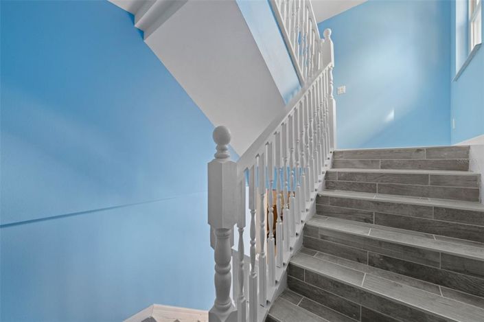 Image No.10-6 Bed Property for sale