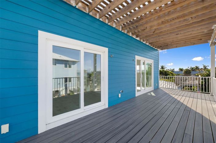 Image No.14-6 Bed Property for sale