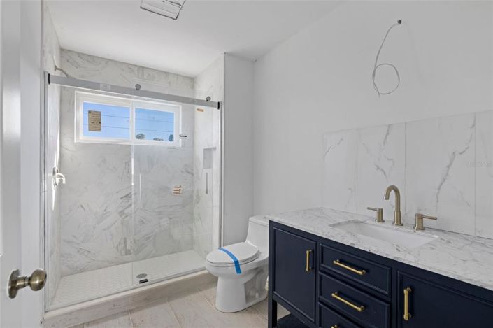 Image No.24-6 Bed Property for sale