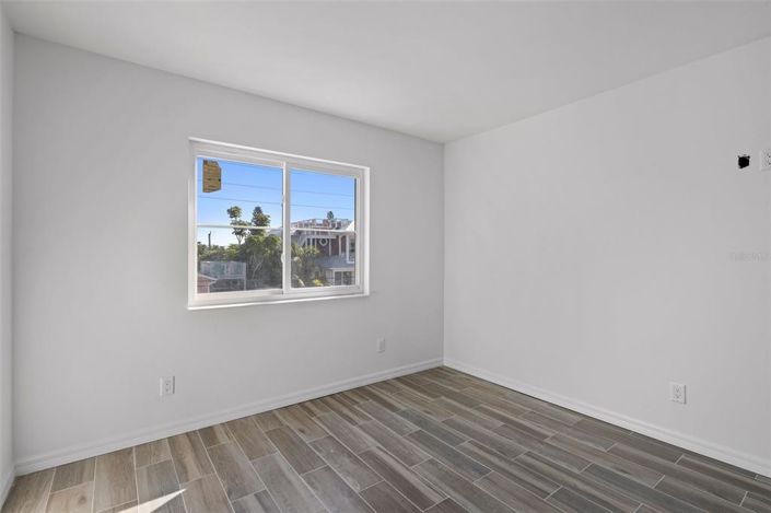 Image No.25-6 Bed Property for sale