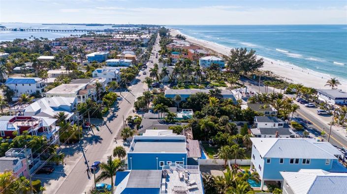 Image No.31-6 Bed Property for sale