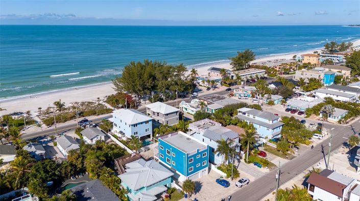 Image No.5-6 Bed Property for sale