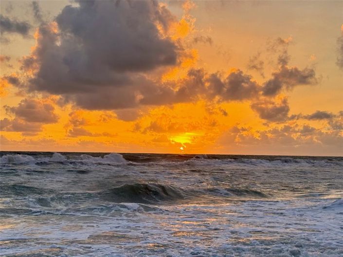 Image No.11-6 Bed Property for sale