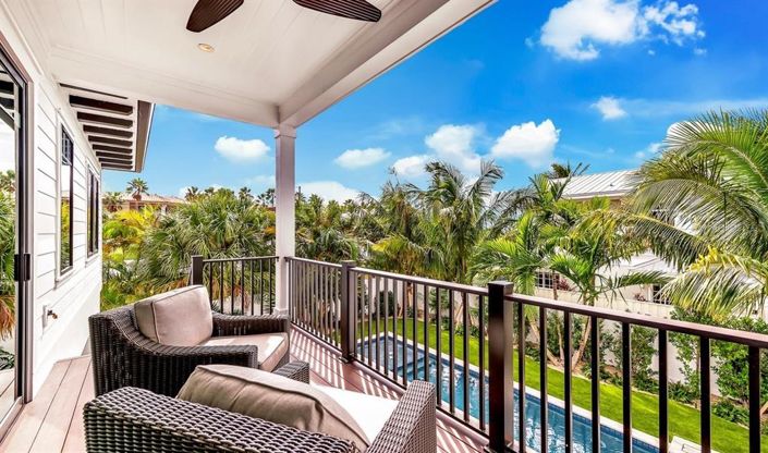 Image No.11-9 Bed Property for sale