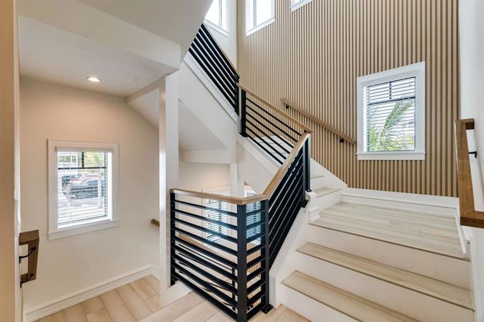 Image No.19-9 Bed Property for sale