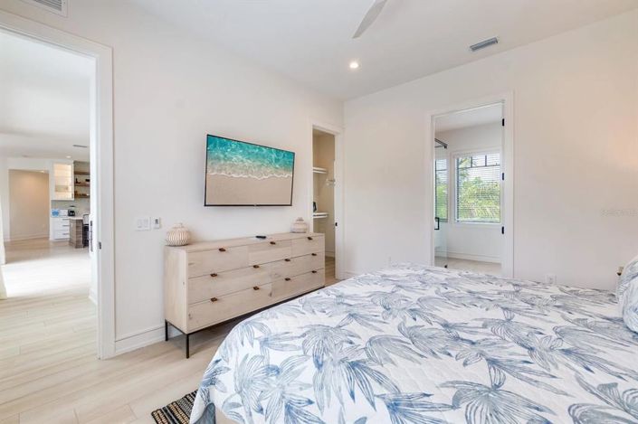 Image No.22-9 Bed Property for sale