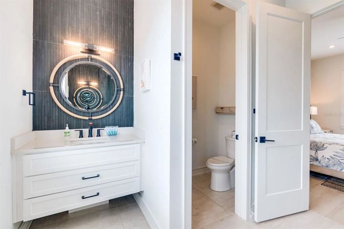 Image No.24-9 Bed Property for sale