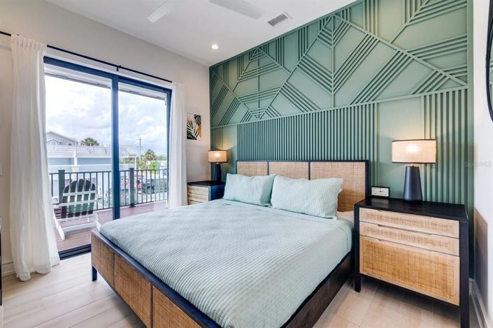 Image No.35-9 Bed Property for sale