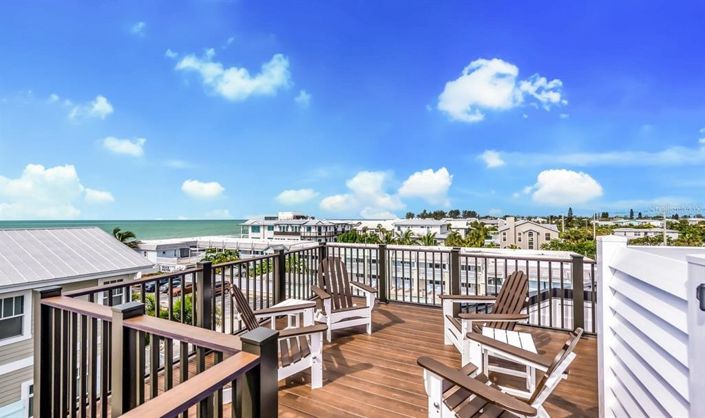 Image No.6-9 Bed Property for sale