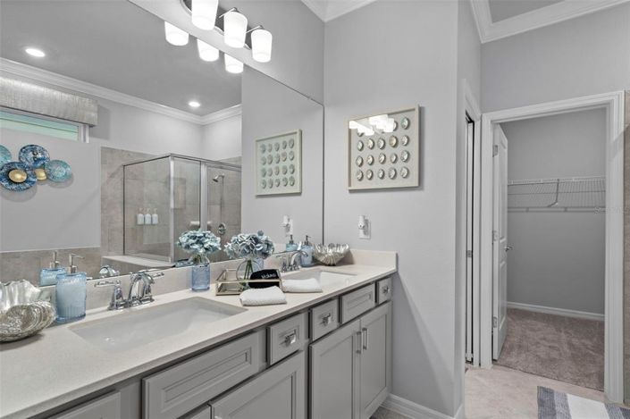 Image No.15-5 Bed Property for sale