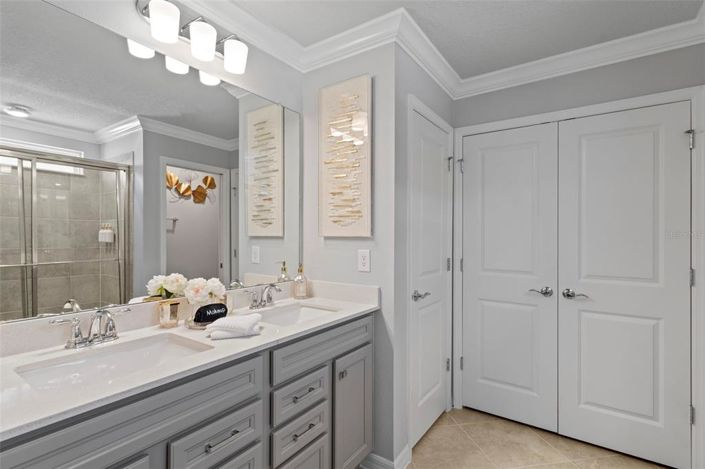 Image No.37-5 Bed Property for sale