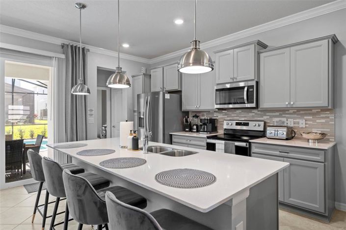 Image No.7-5 Bed Property for sale