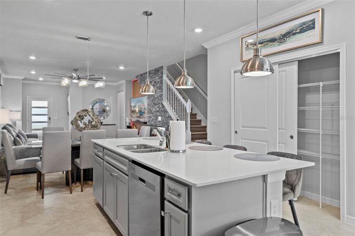 Image No.9-5 Bed Property for sale