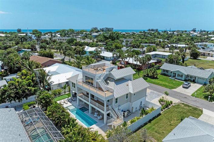 Image No.2-4 Bed Property for sale