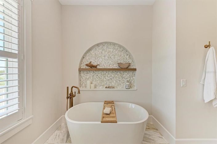 Image No.32-4 Bed Property for sale