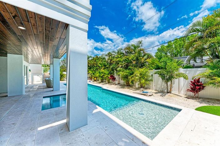 Image No.52-4 Bed Property for sale